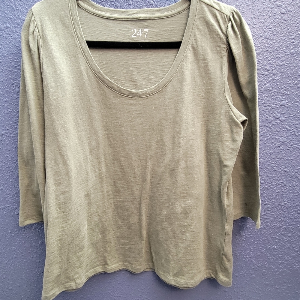 Maurices shirt